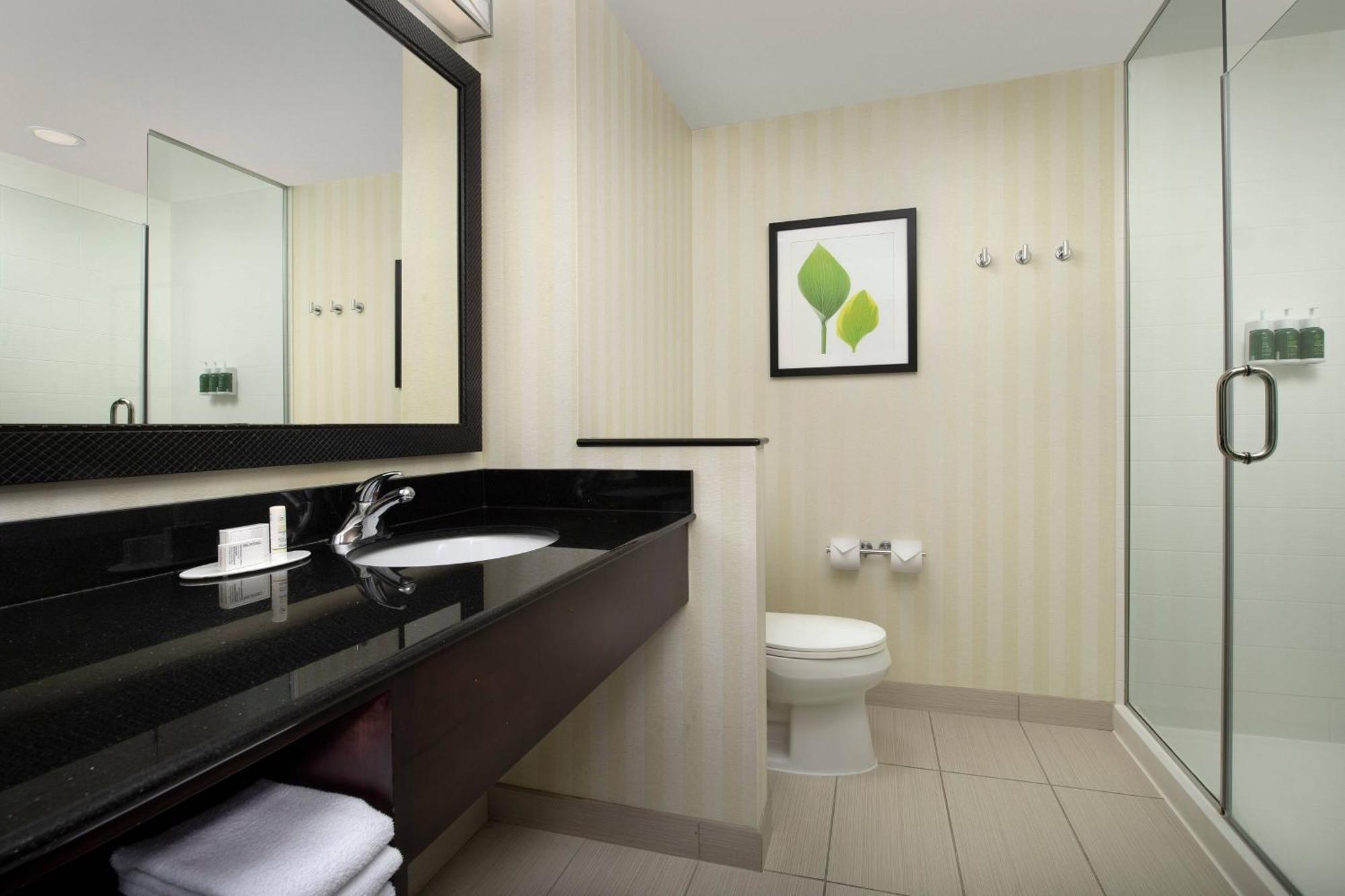 Fairfield Inn & Suites Baltimore BWI Airport Linthicum Exterior photo